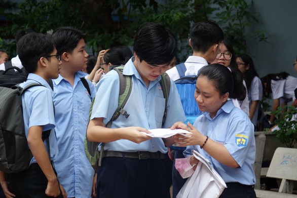Sự kỳ vọng là áp lực hay động lực vào đề thi văn lớp 10 chuyên - Ảnh 6. Sự kỳ vọng là áp lực hay động lực vào đề thi văn lớp 10 chuyên - Ảnh 6.