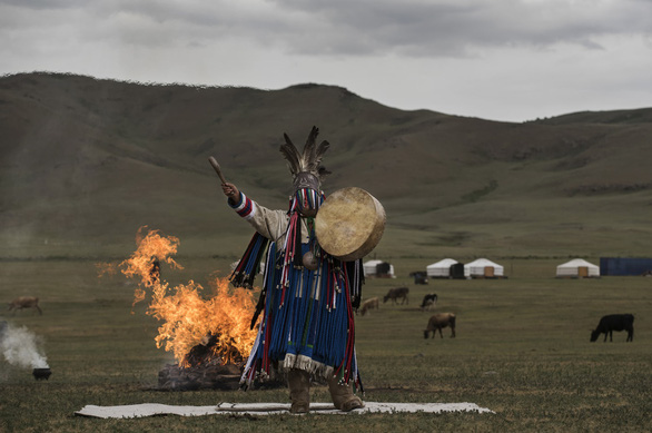 Đến Mông Cổ xem nghi thức pháp sư đón mùa hè - Ảnh 13.