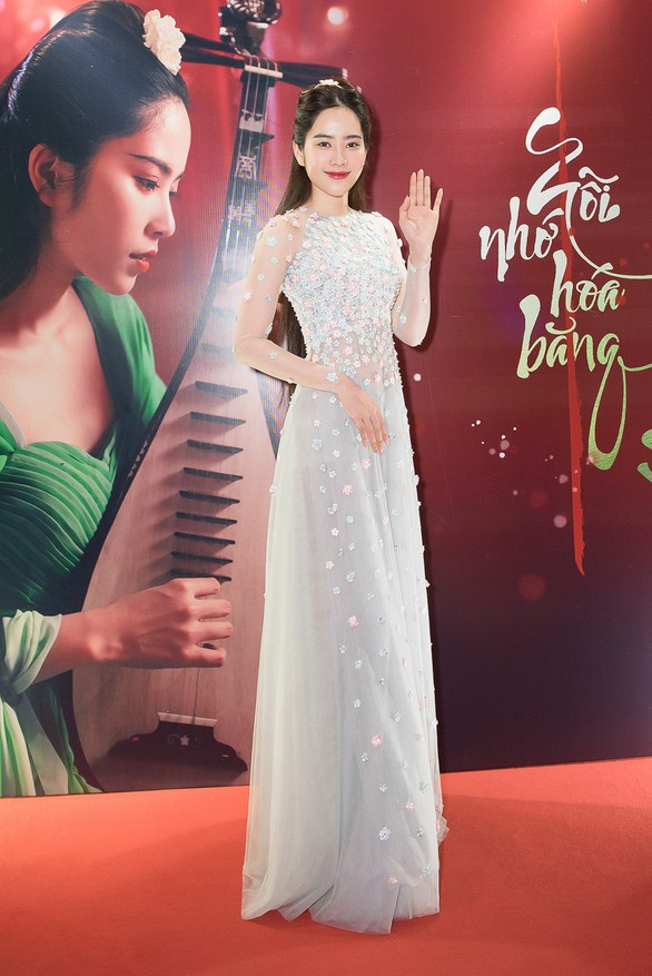 Huơng Tràm tự làm đạo diễn, Nam Em tự sáng tác nhạc - Ảnh 6. Huơng Tràm tự làm đạo diễn, Nam Em tự sáng tác nhạc - Ảnh 6.