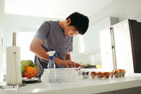 Hình ảnh mới cúa Thái Hoà trong bộ phim thứ 7 cùng Charlie Nguyễn - Ảnh 1. Hình ảnh mới cúa Thái Hoà trong bộ phim thứ 7 cùng Charlie Nguyễn - Ảnh 1.