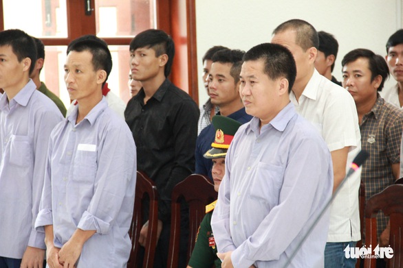 Xét xử phó đồn trưởng biên phòng đạo diễn phá rừng pơmu - Ảnh 4. Xét xử phó đồn trưởng biên phòng đạo diễn phá rừng pơmu - Ảnh 4.