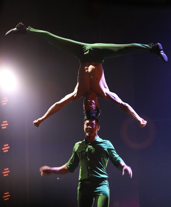 Quốc Cơ, Quốc Nghiệp kiên cường và tiếc nuối ở Britains Got Talent - Ảnh 5. Quốc Cơ, Quốc Nghiệp kiên cường và tiếc nuối ở Britains Got Talent - Ảnh 5.