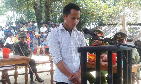 Siêu trộm sâm hoành hành trên đỉnh Ngọc Linh - Ảnh 4. Siêu trộm sâm hoành hành trên đỉnh Ngọc Linh - Ảnh 4.