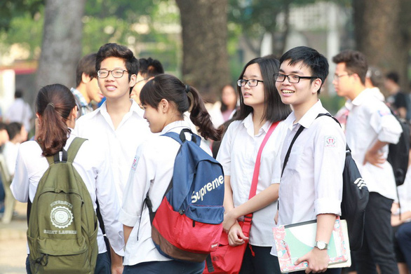 94.000 học sinh Hà Nội bắt đầu thi tuyển sinh lớp 10 - Ảnh 2. 94.000 học sinh Hà Nội bắt đầu thi tuyển sinh lớp 10 - Ảnh 2.