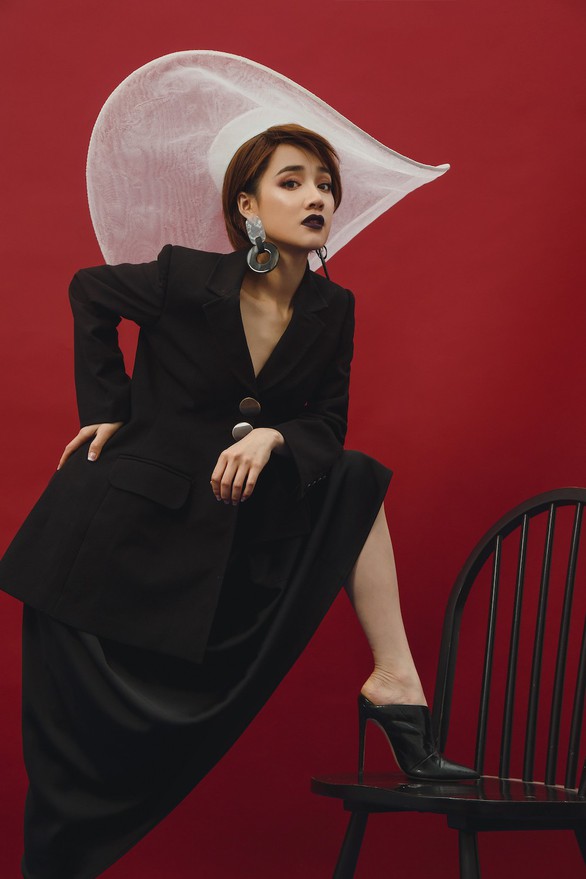 Nhã Phương làm nóng hình ảnh trên mọi mặt trận - Ảnh 10. Nhã Phương làm nóng hình ảnh trên mọi mặt trận - Ảnh 10.