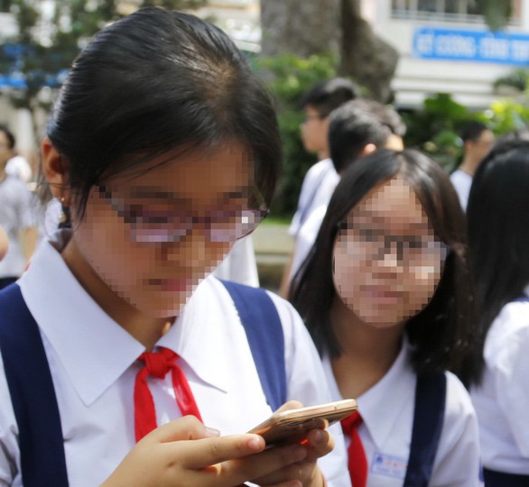 Trường học không điện thoại (!?) - Ảnh 2. Trường học không điện thoại (!?) - Ảnh 2.