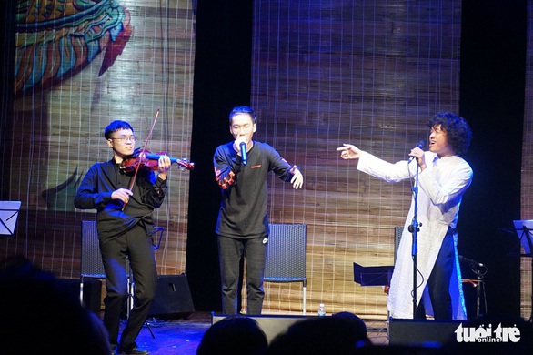 Đêm Nam nhi của Ngô Hồng Quang: nghe quan họ mix Beatbox - Ảnh 6. Đêm Nam nhi của Ngô Hồng Quang: nghe quan họ mix Beatbox - Ảnh 6.