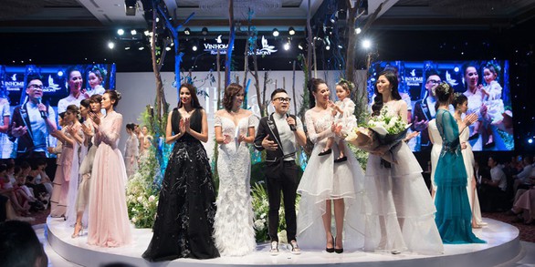 1-7: Hương Giang rắc rối, Trấn Thành giả giọng, Nam Em nói chuyện lái xe - Ảnh 4. 1-7: Hương Giang rắc rối, Trấn Thành giả giọng, Nam Em nói chuyện lái xe - Ảnh 4.
