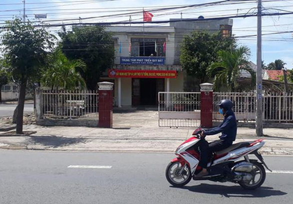 Thủ quỹ Trung tâm Phát triển quỹ đất thụt két hàng trăm triệu đồng - Ảnh 1. Thủ quỹ Trung tâm Phát triển quỹ đất thụt két hàng trăm triệu đồng - Ảnh 1.