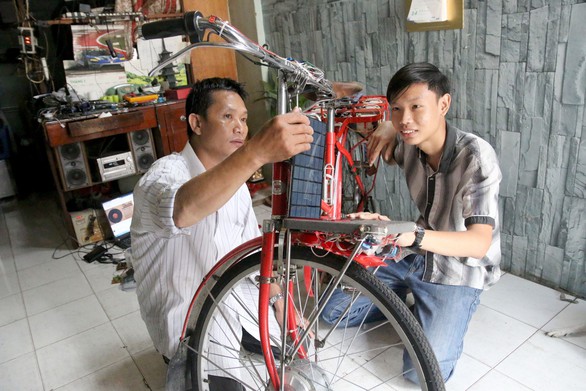Cậu học trò nhịn ăn sáng nuôi đam mê điện tử - Ảnh 1. Cậu học trò nhịn ăn sáng nuôi đam mê điện tử - Ảnh 1.