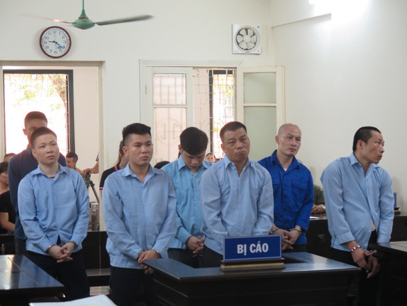 Người nổ súng bắn chết lễ tân, đe dọa công an bị tâm thần? - Ảnh 1. Người nổ súng bắn chết lễ tân, đe dọa công an bị tâm thần? - Ảnh 1.