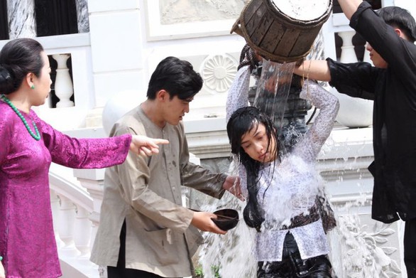 Lê Bê La trở lại trong... nước mắt Phận làm dâu - Ảnh 4. Lê Bê La trở lại trong... nước mắt Phận làm dâu - Ảnh 4.