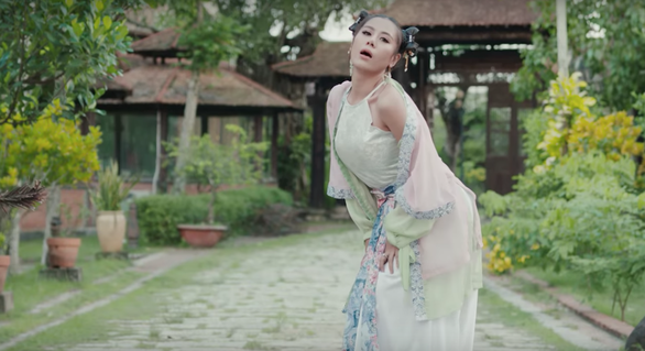 Thâm cung nội chiến Nam Phi liên hoàn kế gây sốt mạng - Ảnh 1. Thâm cung nội chiến Nam Phi liên hoàn kế gây sốt mạng - Ảnh 1.
