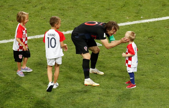 Ngắm thiên thần nhỏ của Rakitic, Vida, Harry Kane - Ảnh 7. Ngắm thiên thần nhỏ của Rakitic, Vida, Harry Kane - Ảnh 7.