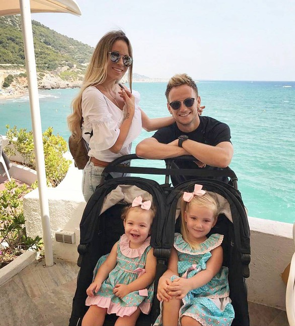 Ngắm thiên thần nhỏ của Rakitic, Vida, Harry Kane - Ảnh 10. Ngắm thiên thần nhỏ của Rakitic, Vida, Harry Kane - Ảnh 10.