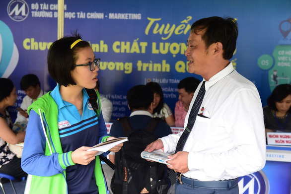 Điểm thi thấp hơn điểm chuẩn năm ngoái có nên đổi nguyện vọng? - Ảnh 7. Điểm thi thấp hơn điểm chuẩn năm ngoái có nên đổi nguyện vọng? - Ảnh 7.