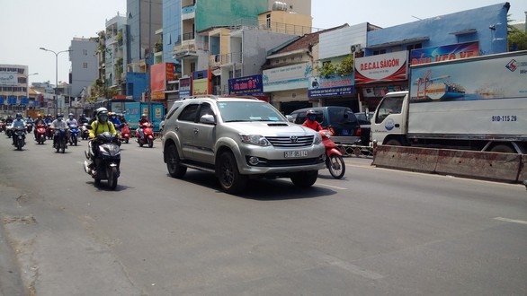 Sau tất cả, xe ôtô chẳng những tăng giá mà còn để khách đợi - Ảnh 2. Sau tất cả, xe ôtô chẳng những tăng giá mà còn để khách đợi - Ảnh 2.