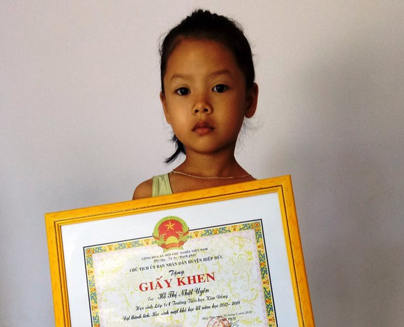 Con sẽ học giỏi để ba mẹ khỏi bệnh - Ảnh 3. Con sẽ học giỏi để ba mẹ khỏi bệnh - Ảnh 3.