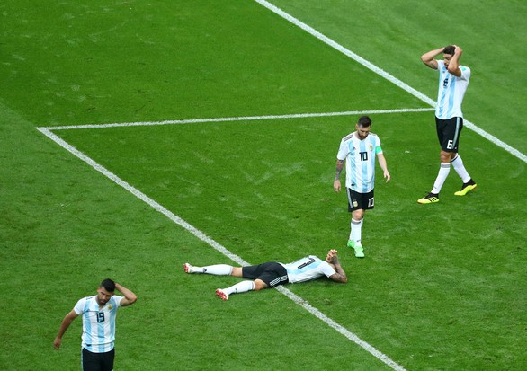 Nguyện cắt tóc soái ca, thăm quê nếu thần tượng vô địch World Cup - Ảnh 10. Nguyện cắt tóc soái ca, thăm quê nếu thần tượng vô địch World Cup - Ảnh 10.