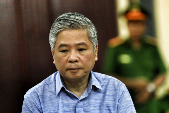 Nguyên phó thống đốc Đặng Thanh Bình bị phạt 3 năm tù - Ảnh 1. Nguyên phó thống đốc Đặng Thanh Bình bị phạt 3 năm tù - Ảnh 1.