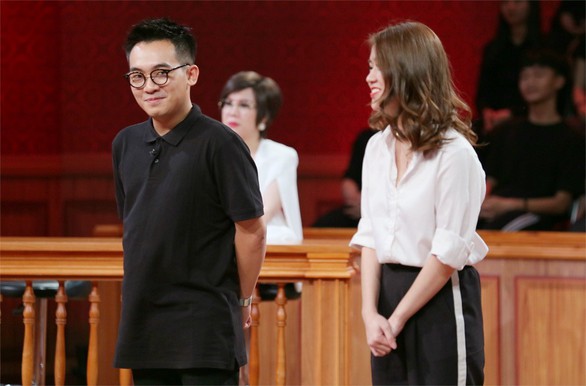 2-7: Phở Đặc Biệt bị bạo hành, dân mạng truy tìm danh tính vợ thủ môn Nga - Ảnh 2. 2-7: Phở Đặc Biệt bị bạo hành, dân mạng truy tìm danh tính vợ thủ môn Nga - Ảnh 2.
