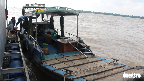 Truy bắt nghi can giết người lái đò trên sông Tiền - Ảnh 1. Truy bắt nghi can giết người lái đò trên sông Tiền - Ảnh 1.