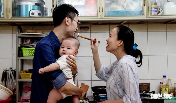 Để trong ấm ngoài êm: Lạt mềm liệu có buộc chặt? - Ảnh 1. Để trong ấm ngoài êm: Lạt mềm liệu có buộc chặt? - Ảnh 1.