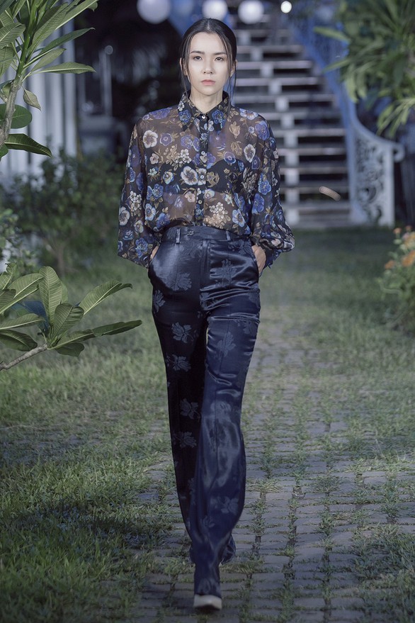 Huyền My làm vedette Romance - Bài ca ngợi tình yêu của Adrian Anh Tuấn - Ảnh 6. Huyền My làm vedette Romance - Bài ca ngợi tình yêu của Adrian Anh Tuấn - Ảnh 6.