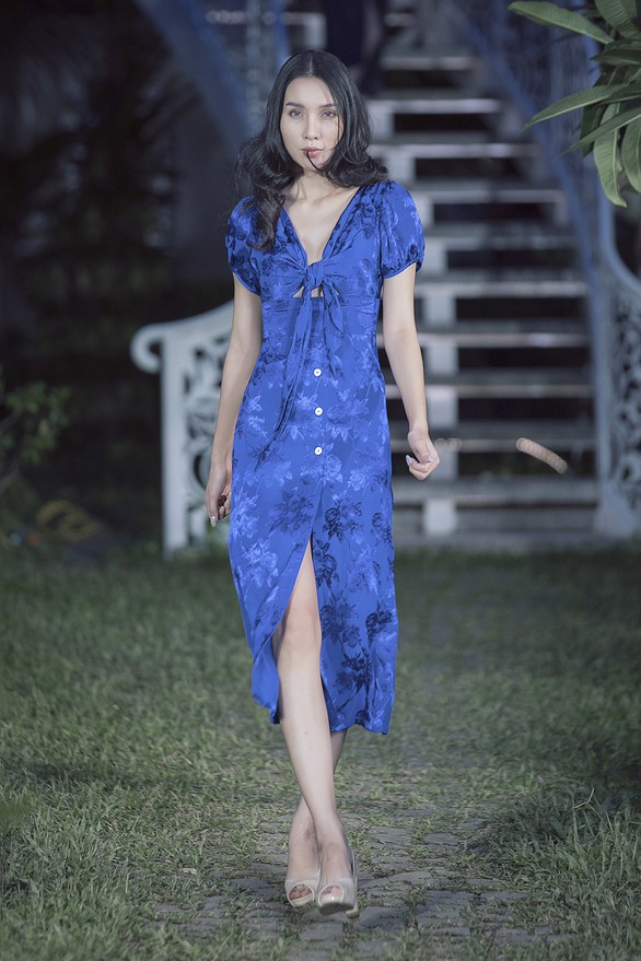 Huyền My làm vedette Romance - Bài ca ngợi tình yêu của Adrian Anh Tuấn - Ảnh 11. Huyền My làm vedette Romance - Bài ca ngợi tình yêu của Adrian Anh Tuấn - Ảnh 11.