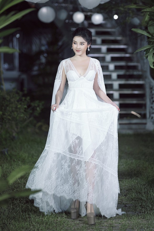 Huyền My làm vedette Romance - Bài ca ngợi tình yêu của Adrian Anh Tuấn - Ảnh 15. Huyền My làm vedette Romance - Bài ca ngợi tình yêu của Adrian Anh Tuấn - Ảnh 15.