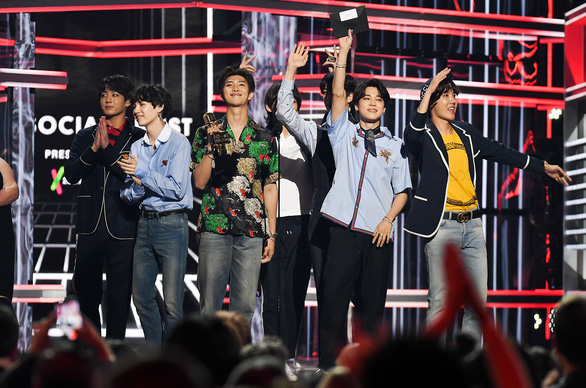 Hit Tình giả của BTS lọt top 4 bài hát phát tại chung kết World Cup - Ảnh 7.