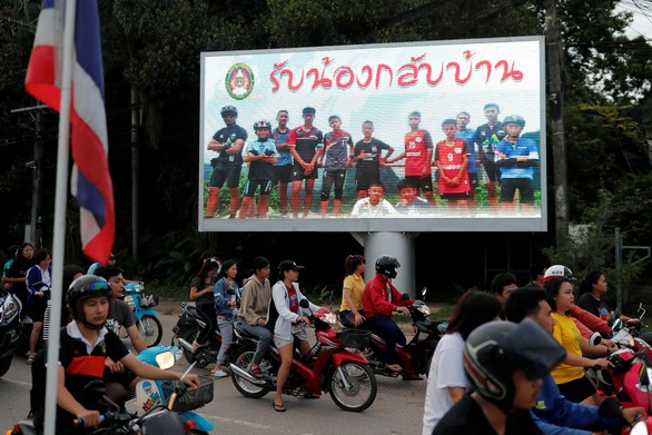 Giải cứu đội bóng Thái Lan: Kết thúc ngày thứ hai, thêm 4 em ra ngoài an toàn - Ảnh 2. Giải cứu đội bóng Thái Lan: Kết thúc ngày thứ hai, thêm 4 em ra ngoài an toàn - Ảnh 2.