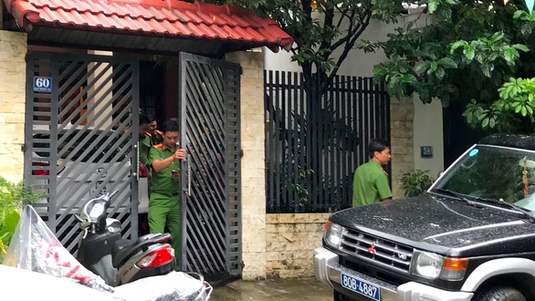 4 ông lớn bán nhà đất công cho Vũ nhôm bị khởi tố - Ảnh 1. 4 ông lớn bán nhà đất công cho Vũ nhôm bị khởi tố - Ảnh 1.