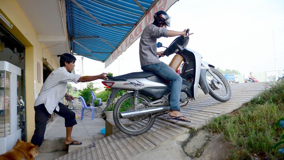 Hành động để thành phố không tiếp tục chìm sâu - Ảnh 1. Hành động để thành phố không tiếp tục chìm sâu - Ảnh 1.