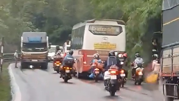 Hoảng hồn với môtô phượt - Ảnh 3. Hoảng hồn với môtô phượt - Ảnh 3.