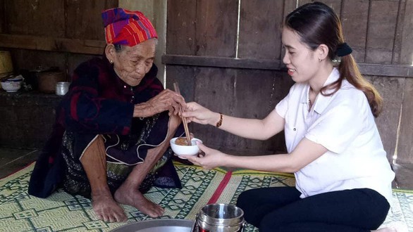 Bữa cơm tình mẹ - Ảnh 1. Bữa cơm tình mẹ - Ảnh 1.