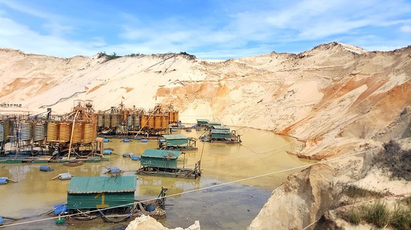 Nên cấm đào tài nguyên lên bán - Ảnh 2. Nên cấm đào tài nguyên lên bán - Ảnh 2.