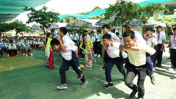 Lễ khai giảng nhẹ nhàng - Ảnh 2. Lễ khai giảng nhẹ nhàng - Ảnh 2.