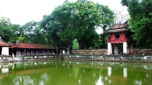 4 hay 5 chấm, nếu không vì dân cũng vô nghĩa - Ảnh 1. 4 hay 5 chấm, nếu không vì dân cũng vô nghĩa - Ảnh 1.