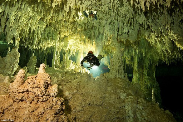 Hang động ngập nước dài nhất thế giới tại Mexico - Ảnh 1. Hang động ngập nước dài nhất thế giới tại Mexico - Ảnh 1.