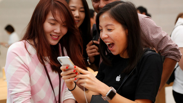 Nghiện smartphone, vị thành niên dễ tăng động, trầm cảm - Ảnh 1. Nghiện smartphone, vị thành niên dễ tăng động, trầm cảm - Ảnh 1.