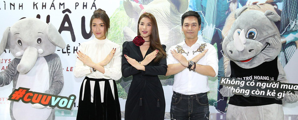 Phan Anh, Phạm Hương, Lệ Hằng chiếu phim bảo vệ voi, tê giác - Ảnh 1. Phan Anh, Phạm Hương, Lệ Hằng chiếu phim bảo vệ voi, tê giác - Ảnh 1.