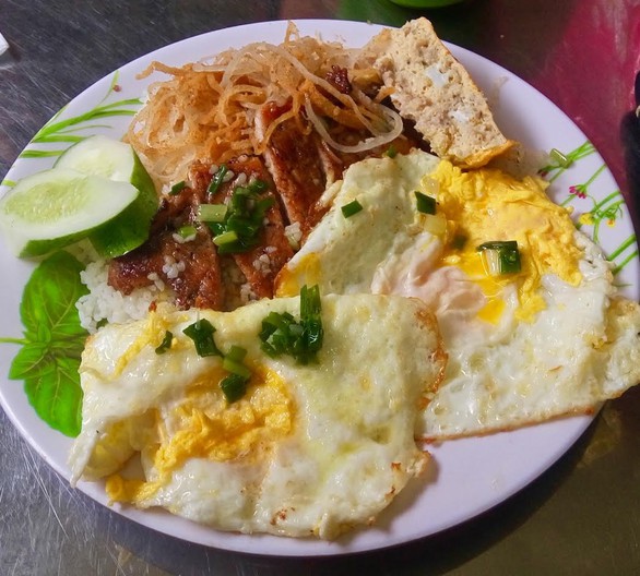 Mùi vị Sài Gòn trong cơm tấm - Ảnh 7. Mùi vị Sài Gòn trong cơm tấm - Ảnh 7.