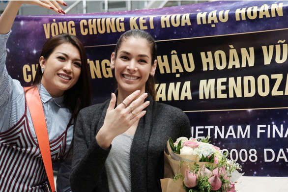 Hoa hậu hoàn vũ thế giới 2008 vừa đến Khánh Hòa - Ảnh 5. Hoa hậu hoàn vũ thế giới 2008 vừa đến Khánh Hòa - Ảnh 5.