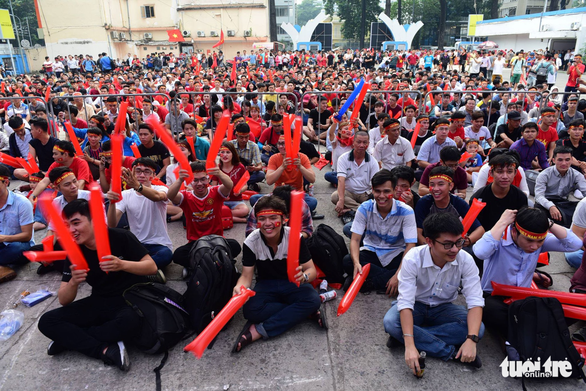 Người hâm mộ cuồng nhiệt cùng U23 Việt Nam trong trận bán kết lịch sử - Ảnh 21. Người hâm mộ cuồng nhiệt cùng U23 Việt Nam trong trận bán kết lịch sử - Ảnh 21.