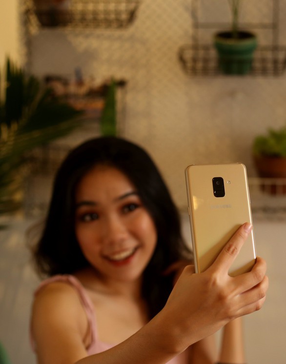 Người trẻ nên mua điện thoại cận cao cấp đời mới hay flagship đời cũ? - Ảnh 3. Người trẻ nên mua điện thoại cận cao cấp đời mới hay flagship đời cũ? - Ảnh 3.