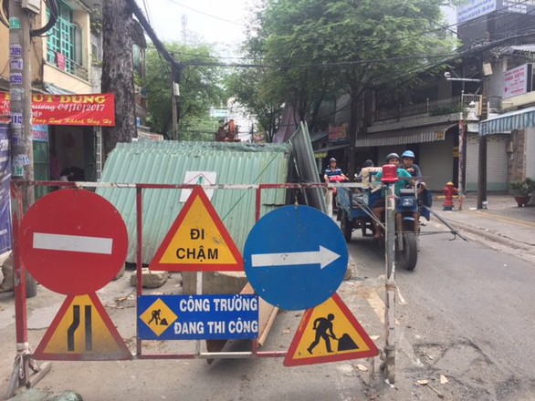 Đưa số điện thoại thanh tra vào bảng thông tin công trình - Ảnh 1. Đưa số điện thoại thanh tra vào bảng thông tin công trình - Ảnh 1.