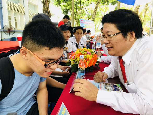 ‘Thời điểm vàng’ để học sinh giải tỏa thắc mắc về kỳ thi THPT quốc gia - Ảnh 11. ‘Thời điểm vàng’ để học sinh giải tỏa thắc mắc về kỳ thi THPT quốc gia - Ảnh 11.