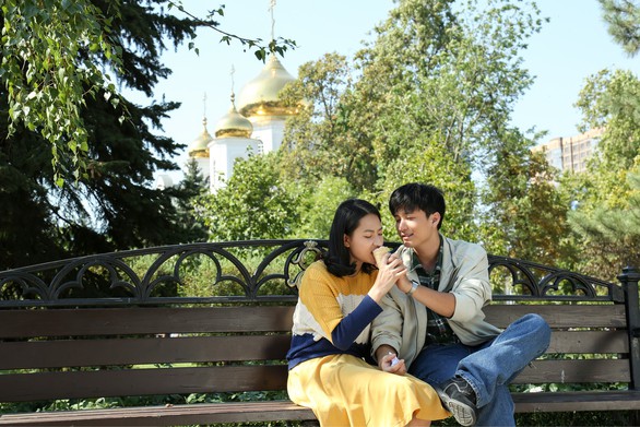 Tình khúc Bạch Dương: Mới tập 1 đã tranh cãi - Ảnh 2. Tình khúc Bạch Dương: Mới tập 1 đã tranh cãi - Ảnh 2.