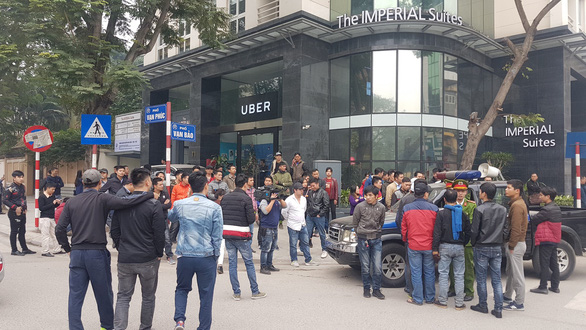 Sau Sài Gòn, tài xế Grab và Uber tại Hà Nội phản đối mức chiết khấu - Ảnh 4.